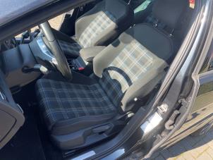 Volkswagen Golf VII 1.4 GTE 16V Épave (2015, Noir)