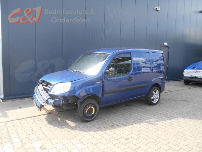 Fiat Doblo Cargo 1.3 D 16V Multijet Épave (2006, Bleu)