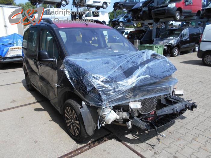 Peugeot Partner Tepee 1.6 HDI 75 Schrottauto (2010, Schwarz)