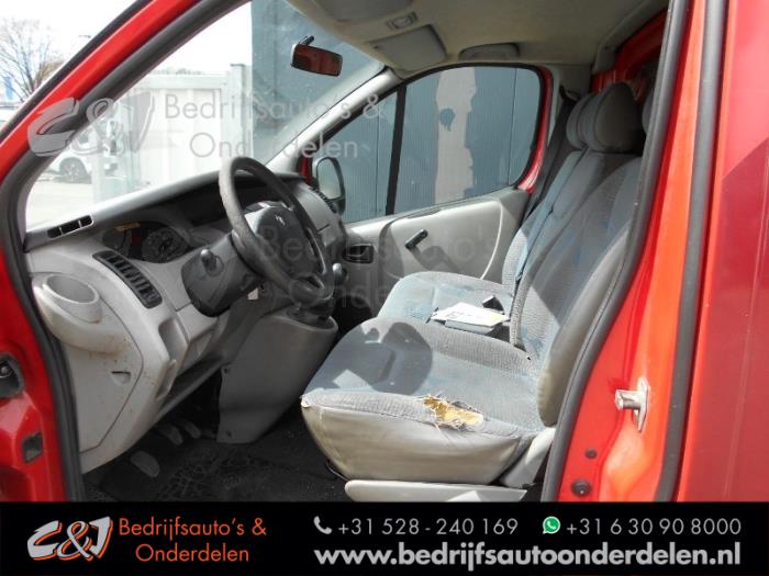 Renault Trafic New 1.9 dCi 82 16V Salvage vehicle (2006, Red)