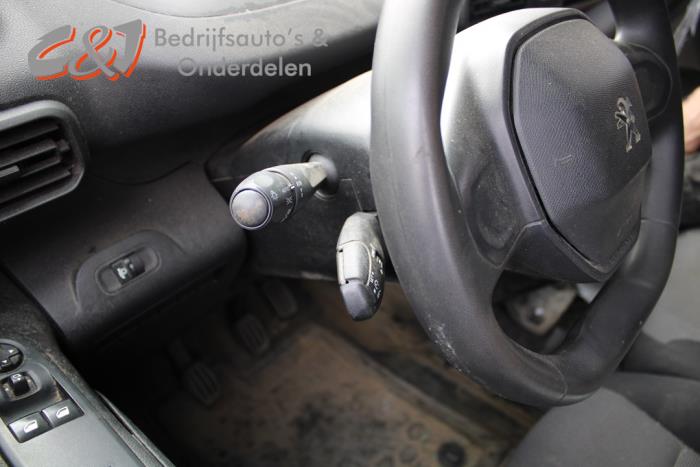 Peugeot Partner 1.5 BlueHDi 100 Épave (2020, Blanc)