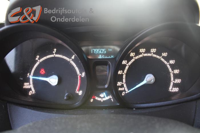 Ford Transit Courier 1.6 TDCi Schrottauto (2015, Weiß)