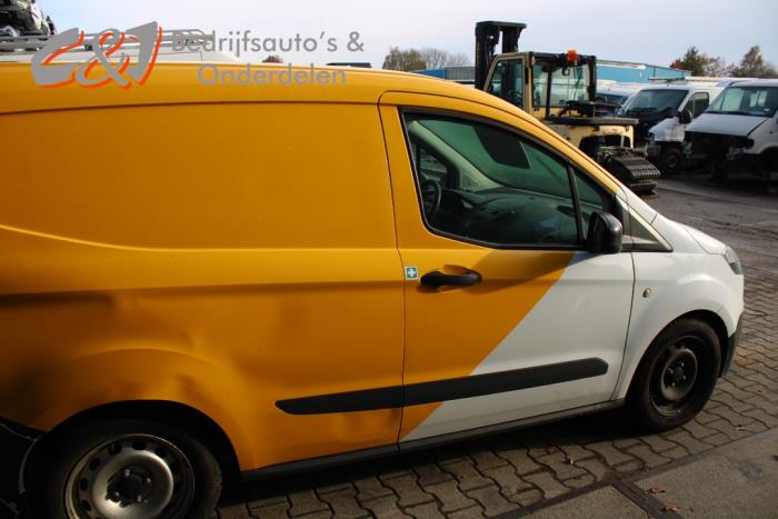 Ford Transit Courier 1.6 TDCi Schrottauto (2015, Weiß)