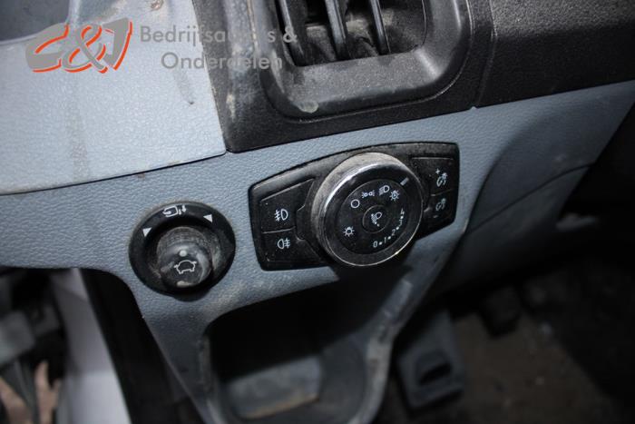 Ford Transit 2.0 TDCi 16V Eco Blue 170 Schrottauto (2018, Weiß)