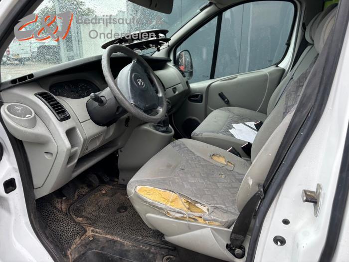 Opel Vivaro 1.9 DI Vehículo de desguace (2004, Blanco)