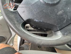 Opel Vivaro 1.9 DI Vehículo de desguace (2004, Blanco)