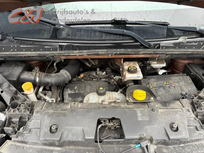 Renault Trafic 1.6 dCi 145 Twin Turbo Skrotfordon (2019, BRUIN)
