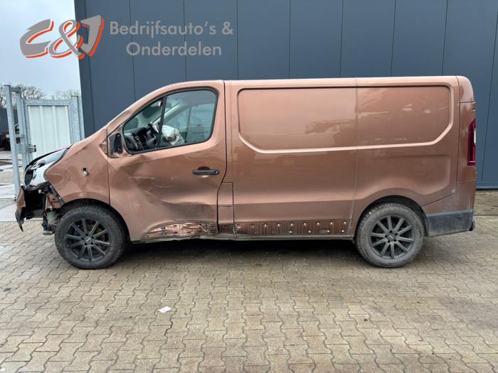 Renault Trafic 1.6 dCi 145 Twin Turbo Skrotfordon (2019, BRUIN)
