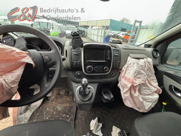 Renault Trafic 1.6 dCi 145 Twin Turbo Skrotfordon (2019, BRUIN)