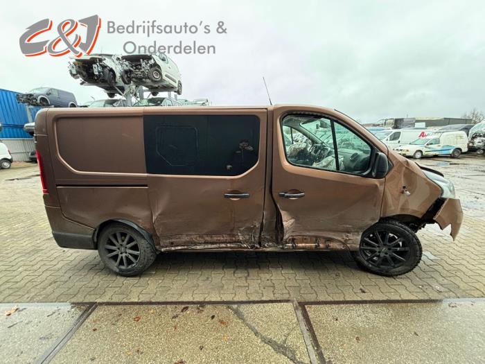 Renault Trafic 1.6 dCi 145 Twin Turbo Skrotfordon (2019, BRUIN)