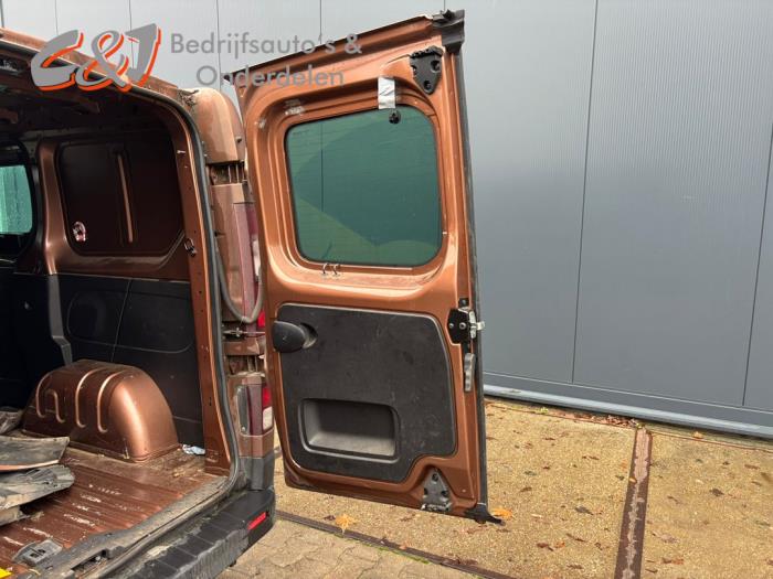 Renault Trafic 1.6 dCi 145 Twin Turbo Skrotfordon (2019, BRUIN)