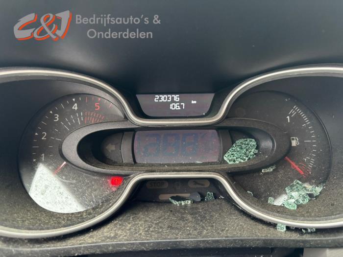 Renault Trafic 1.6 dCi 145 Twin Turbo Skrotfordon (2019, BRUIN)