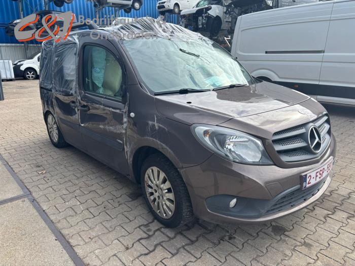 Mercedes Citan 1.5 109 CDI Crewbus Vehículo de desguace (2016, Marrón)