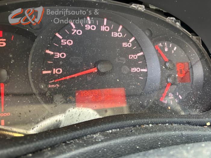 Renault Master III 2.3 dCi 170 16V FWD Samochód złomowany (2018, Srebrny)