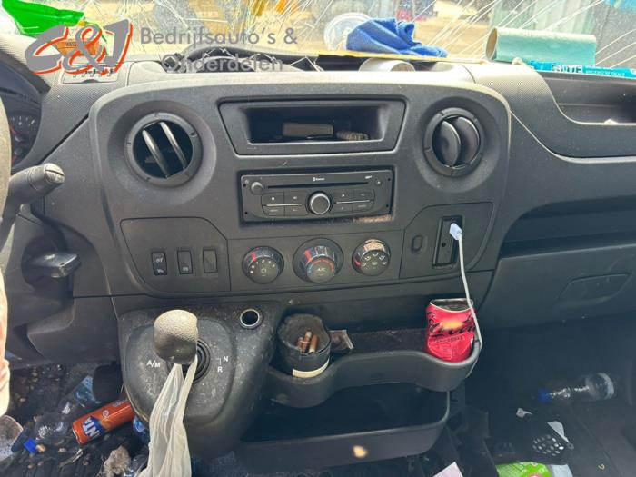 Renault Master III 2.3 dCi 170 16V FWD Samochód złomowany (2018, Srebrny)