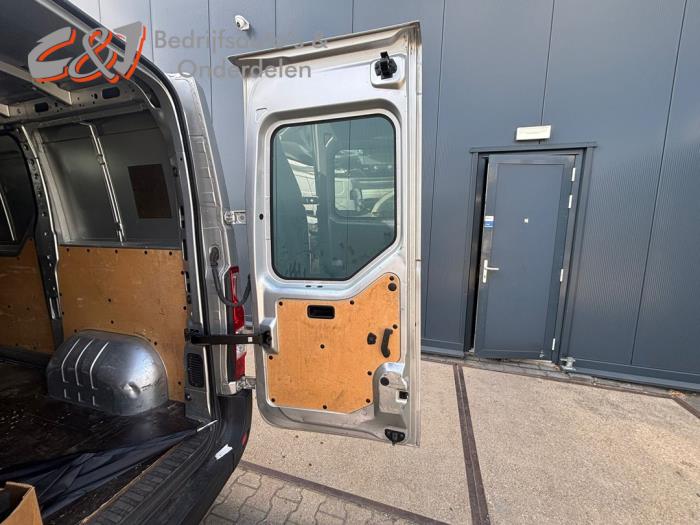 Renault Master III 2.3 dCi 170 16V FWD Samochód złomowany (2018, Srebrny)