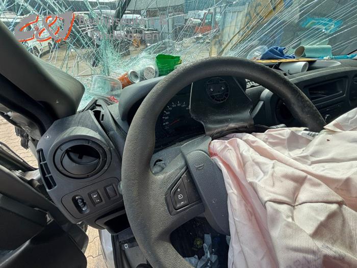 Renault Master III 2.3 dCi 170 16V FWD Samochód złomowany (2018, Srebrny)