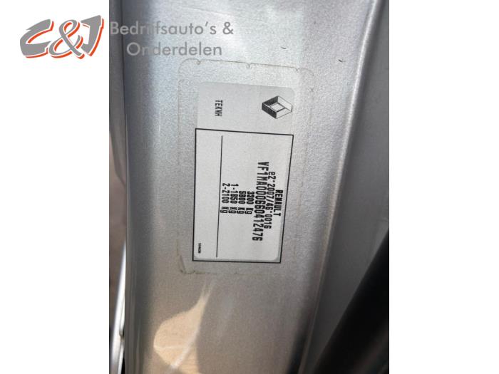 Renault Master III 2.3 dCi 170 16V FWD Samochód złomowany (2018, Srebrny)