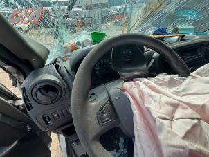Renault Master III 2.3 dCi 170 16V FWD Samochód złomowany (2018, Srebrny)