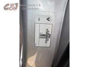 Renault Master III 2.3 dCi 170 16V FWD Samochód złomowany (2018, Srebrny)