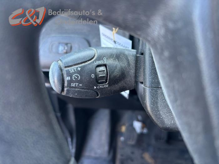 Peugeot Partner 1.6 BlueHDi 100 Épave (2019, Noir)