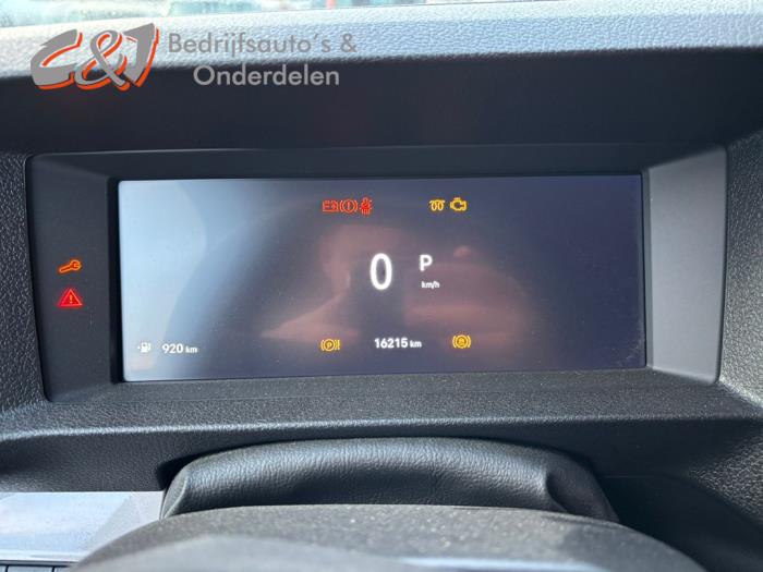 Opel Vivaro 2.0 Diesel 145 Samochód złomowany (2024, Bialy, Bialy)