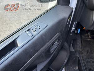 Opel Vivaro 2.0 Diesel 145 Samochód złomowany (2024, Bialy, Bialy)