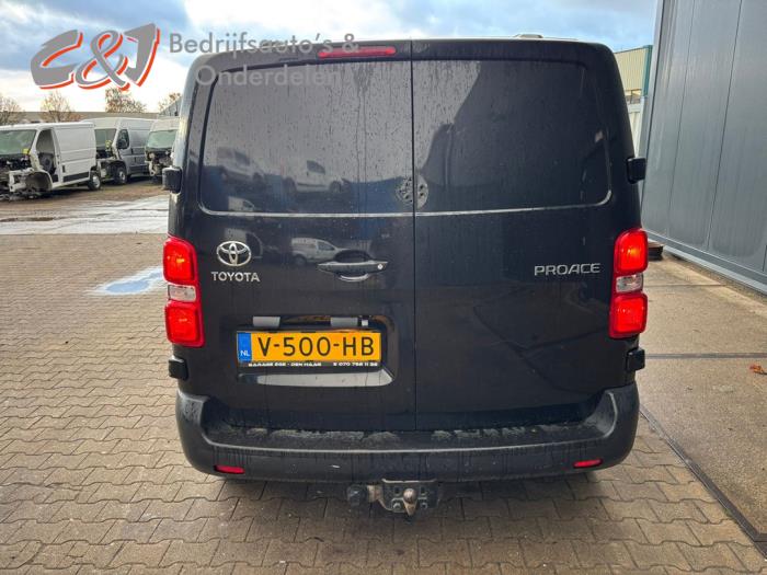 Toyota ProAce 2.0 D-4D 122 16V Worker Épave (2017, Noir)