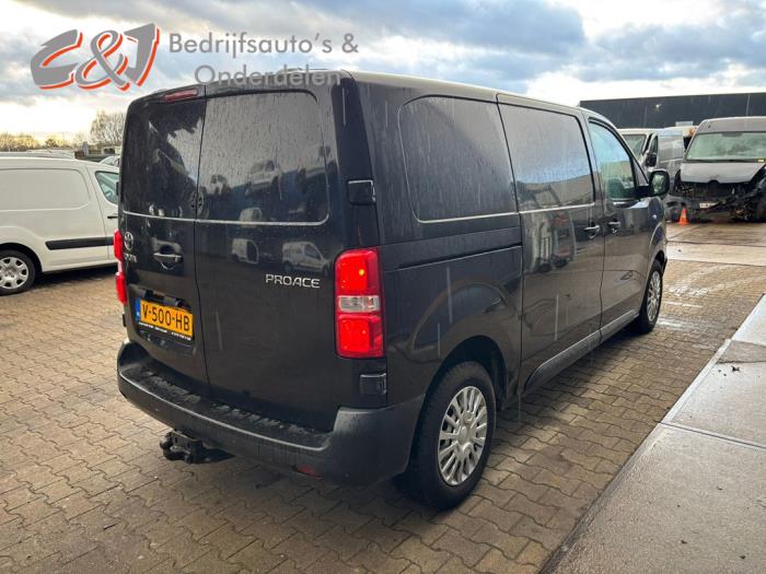Toyota ProAce 2.0 D-4D 122 16V Worker Épave (2017, Noir)