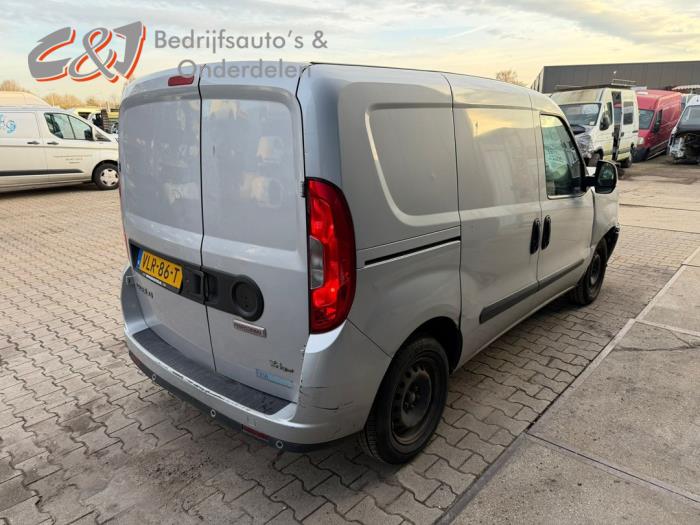Fiat Doblo Cargo 1.3 MJ 16V DPF Euro 5 Vehículo de desguace (2016, Metálico)