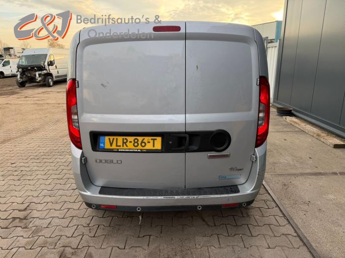 Fiat Doblo Cargo 1.3 MJ 16V DPF Euro 5 Vehículo de desguace (2016, Metálico)