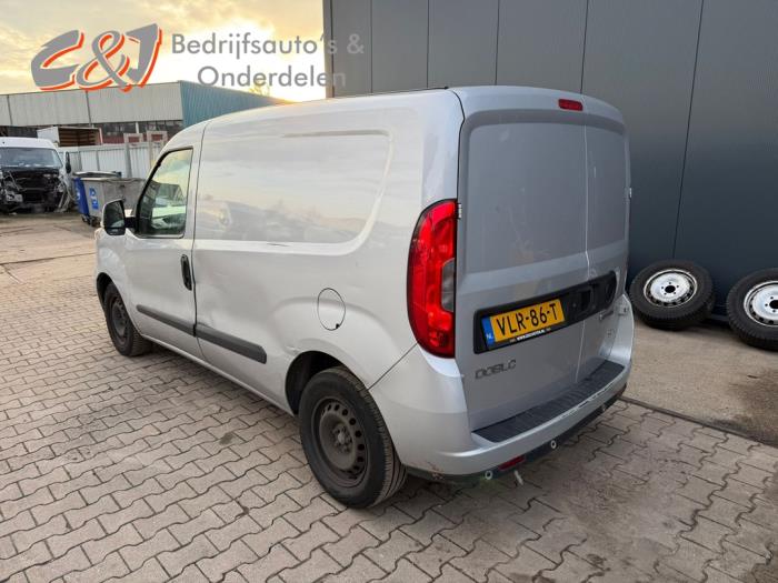 Fiat Doblo Cargo 1.3 MJ 16V DPF Euro 5 Vehículo de desguace (2016, Metálico)