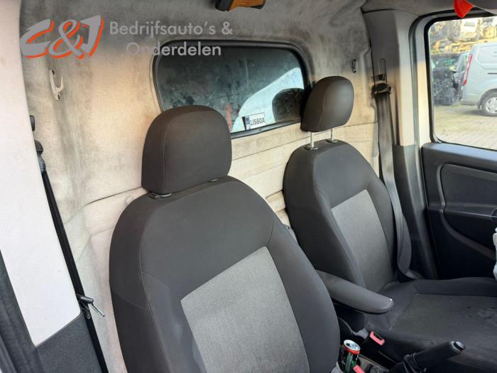 Fiat Doblo Cargo 1.3 MJ 16V DPF Euro 5 Vehículo de desguace (2016, Metálico)