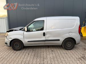 Fiat Doblo Cargo 1.3 MJ 16V DPF Euro 5 Vehículo de desguace (2016, Metálico)