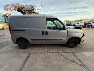 Fiat Doblo Cargo 1.3 MJ 16V DPF Euro 5 Vehículo de desguace (2016, Metálico)