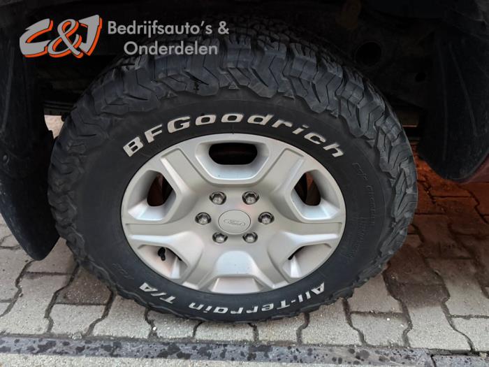 Ford Ranger 3.2 TDCI 20V 4x4 Samochód złomowany (2018, Ciemny, Czerwony)