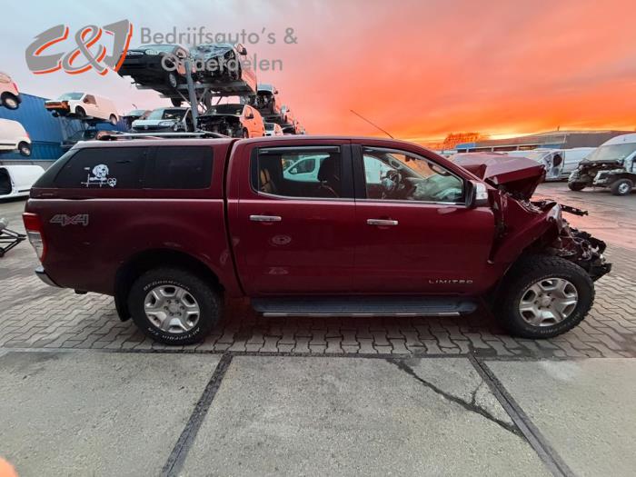 Ford Ranger 3.2 TDCI 20V 4x4 Samochód złomowany (2018, Ciemny, Czerwony)