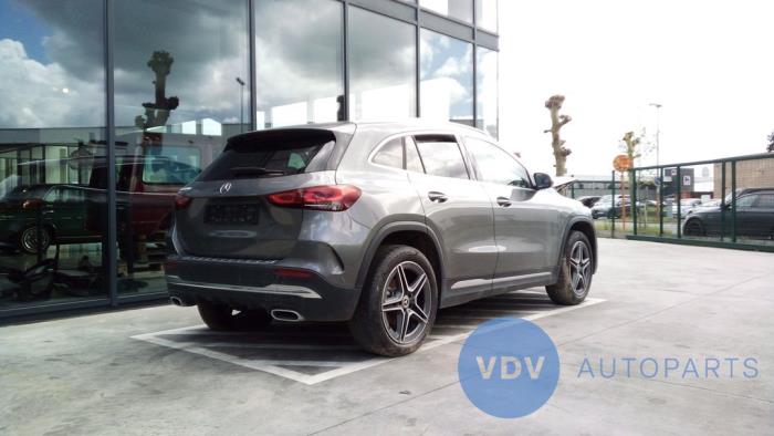Mercedes GLA Vehículo de desguace (2020, Berenjena, Gris plateado, Gris)