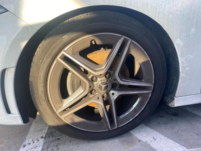 Mercedes A 1.5 A-180d Épave (2019, Blanc)