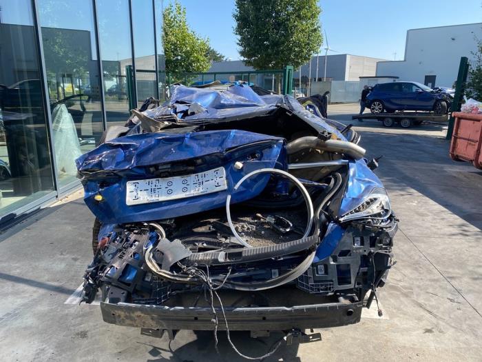Mercedes C C-300 e 2.0 Turbo Vehículo de desguace (2022, Azul)