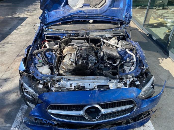 Mercedes C C-300 e 2.0 Turbo Vehículo de desguace (2022, Azul)