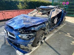 Mercedes C C-300 e 2.0 Turbo Vehículo de desguace (2022, Azul)