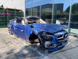 Mercedes C C-300 e 2.0 Turbo Vehículo de desguace (2022, Azul)