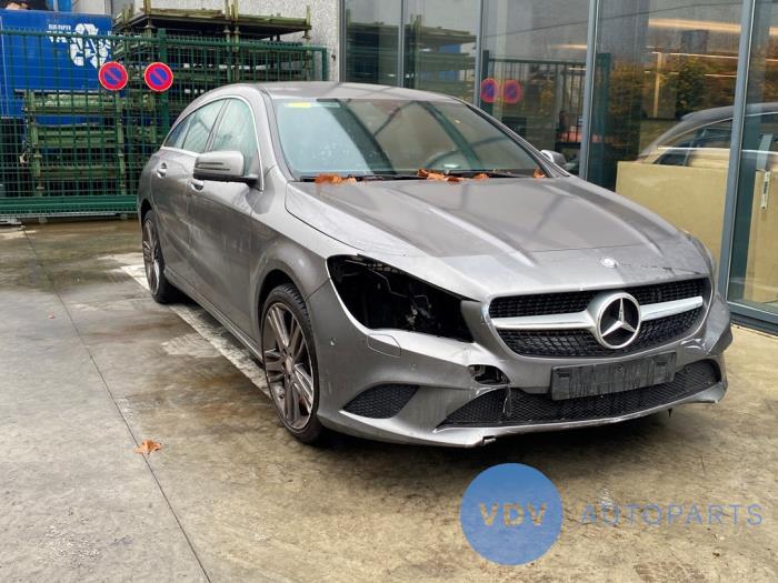 Mercedes CLA Shooting Brake 1.6 CLA-180 16V Salvage vehicle (2015, Aubergine, Silver grey, Gray)