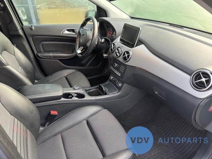 Mercedes B 2.1 B-200 CDI BlueEFFICIENCY, B-200d 16V Salvage vehicle (2015, Black)