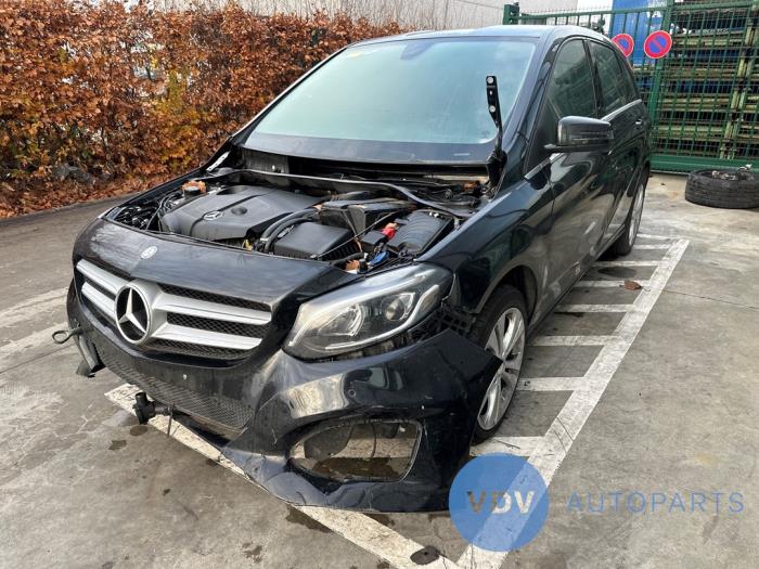 Mercedes B 2.1 B-200 CDI BlueEFFICIENCY, B-200d 16V Salvage vehicle (2015, Black)