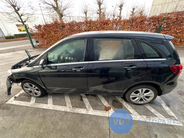 Mercedes B 2.1 B-200 CDI BlueEFFICIENCY, B-200d 16V Salvage vehicle (2015, Black)