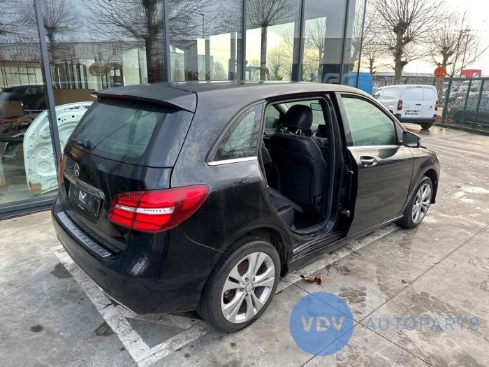 Mercedes B 2.1 B-200 CDI BlueEFFICIENCY, B-200d 16V Salvage vehicle (2015, Black)