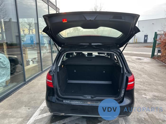Mercedes B 2.1 B-200 CDI BlueEFFICIENCY, B-200d 16V Salvage vehicle (2015, Black)