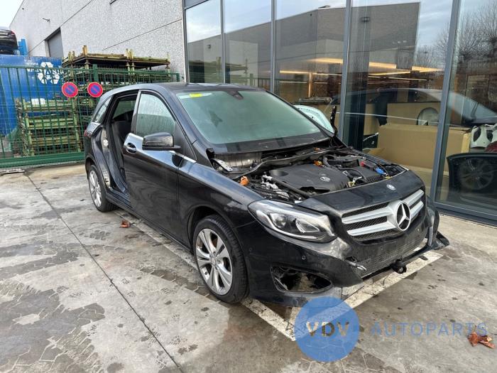 Mercedes B 2.1 B-200 CDI BlueEFFICIENCY, B-200d 16V Salvage vehicle (2015, Black)